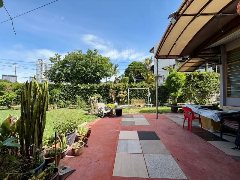 Rumah Berkembar untuk Dijual di Tanjung Tokong (Penang) - Ping Koay - Garden - PropertyGuru.com.my