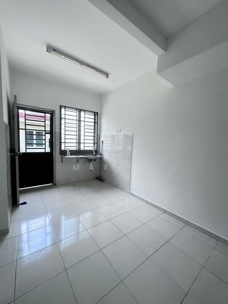 2-storey Terraced House for Rent in Nusantara Prima (Gelang Patah) - Max Ng - Kitchen - PropertyGuru.com.my
