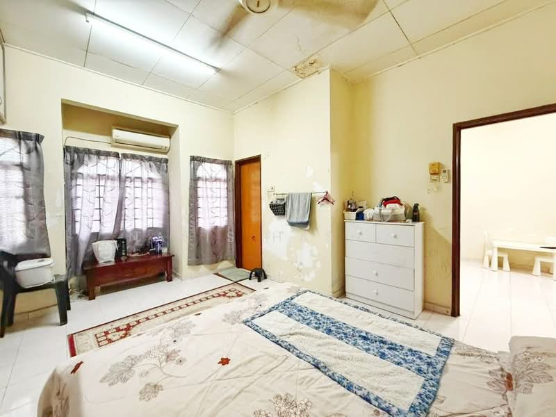 2-storey Terraced House for Sale in Seksyen 7 (Shah Alam) - Nafis Hashim - Bedroom - PropertyGuru.com.my