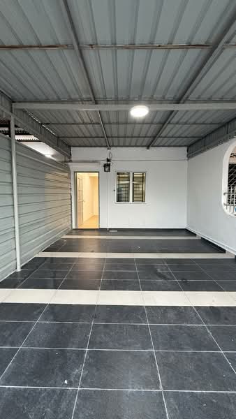 Rumah Teres 2 Tingkat untuk Dijual di Taman Gunung Emas (Labis) - Win Lim - Car Park - PropertyGuru.com.my