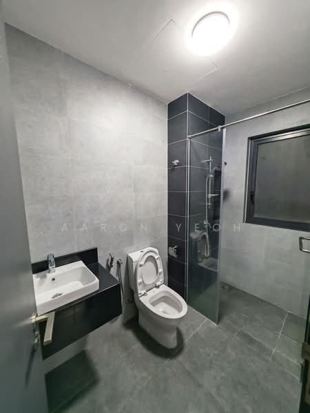 Servis Apartment untuk Dijual di Sunway Velocity TWO - Aaron Yeoh - Bathroom - PropertyGuru.com.my