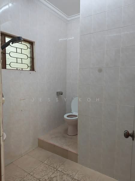 1-storey Terraced House for Rent in Taman Abad (Johor Bahru) - Jessy Koh - Bathroom - PropertyGuru.com.my