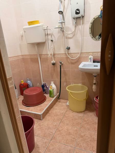 Rumah Berkembar untuk Dijual di Kluang (Johor) - Jane Poh - Bathroom - PropertyGuru.com.my