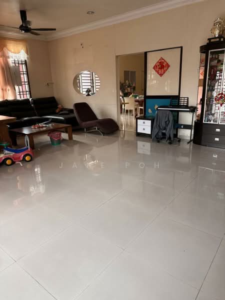 Rumah Berkembar untuk Dijual di Kluang (Johor) - Jane Poh - Living Room - PropertyGuru.com.my