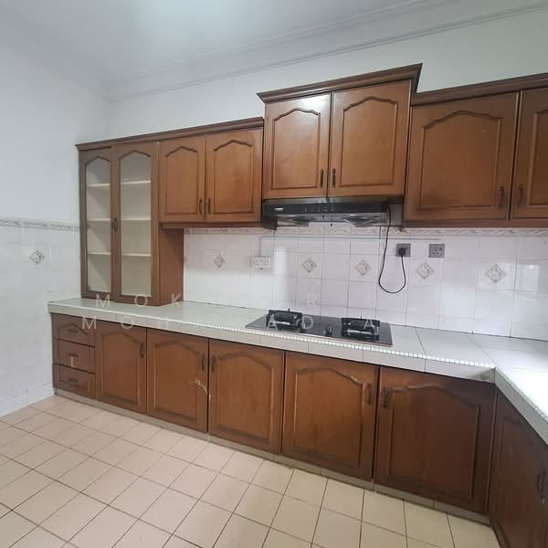 Rumah Teres untuk Dijual di Bandar Kinrara Seksyen 5 (Bandar Kinrara) - Mokhtar Bin Mohamad Akhir - Kitchen - PropertyGuru.com.my