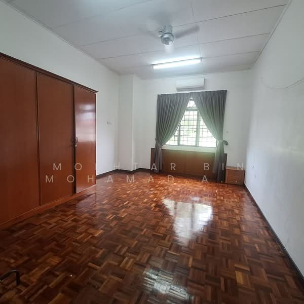Rumah Teres untuk Dijual di Bandar Kinrara Seksyen 5 (Bandar Kinrara) - Mokhtar Bin Mohamad Akhir - Bedroom - PropertyGuru.com.my