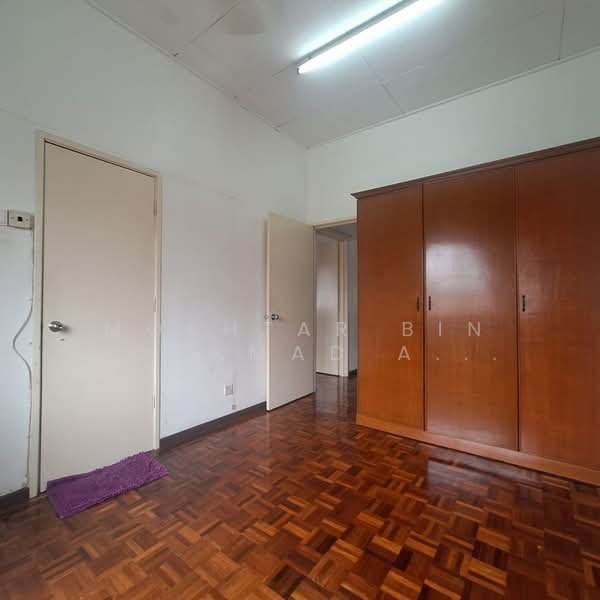 Rumah Teres untuk Dijual di Bandar Kinrara Seksyen 5 (Bandar Kinrara) - Mokhtar Bin Mohamad Akhir - Bedroom - PropertyGuru.com.my