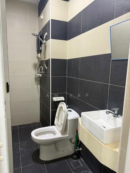 Servis Apartment untuk Disewa di D'Secret Garden (Pangsapuri Kempas Indah) - Sam Yap - Bathroom - PropertyGuru.com.my
