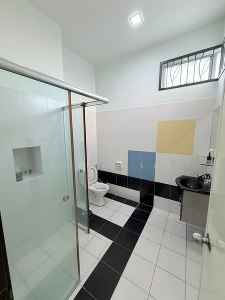 Rumah Teres 2 Tingkat untuk Dijual di Setia Tropika (Johor Bahru) - Claire Lai - Bathroom - PropertyGuru.com.my