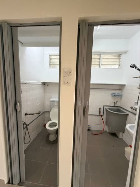 Pangsapuri untuk Disewa di Desa Permata Pearl Block 9 - Agnes Khoo - Bathroom - PropertyGuru.com.my