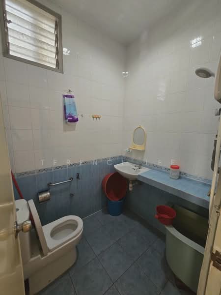 Rumah Teres 2 Tingkat untuk Disewa di Taman Eng Ann (Klang) - Terence Lee - Bathroom - PropertyGuru.com.my
