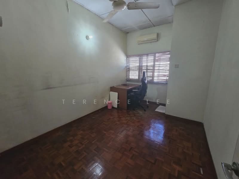 Rumah Teres 2 Tingkat untuk Disewa di Taman Eng Ann (Klang) - Terence Lee - Study - PropertyGuru.com.my