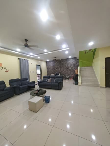 Rumah Berkembar untuk Dijual di Taman Kempas Utama (Tebrau) - Vincy Sia - Living Room - PropertyGuru.com.my