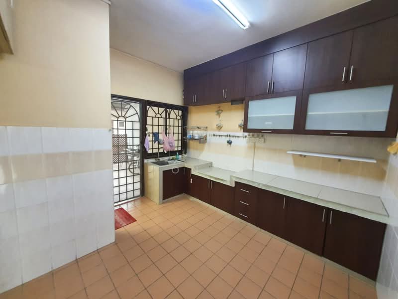 2-storey Terraced House for Sale in Taman Putra Prima (Puchong) - Jason Tan - Kitchen - PropertyGuru.com.my