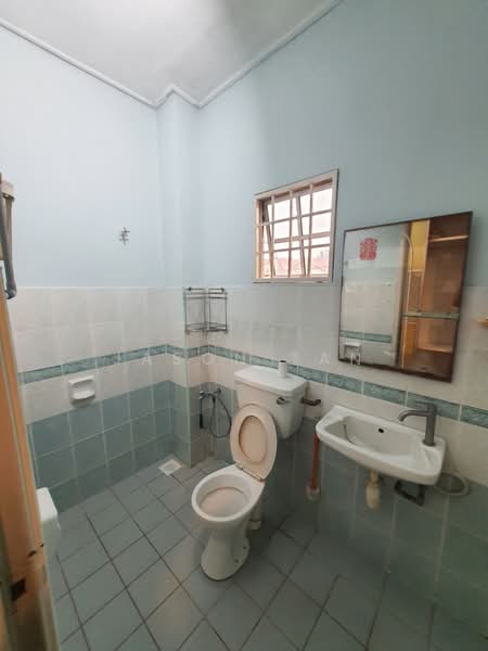 2-storey Terraced House for Sale in Taman Putra Prima (Puchong) - Jason Tan - Bathroom - PropertyGuru.com.my