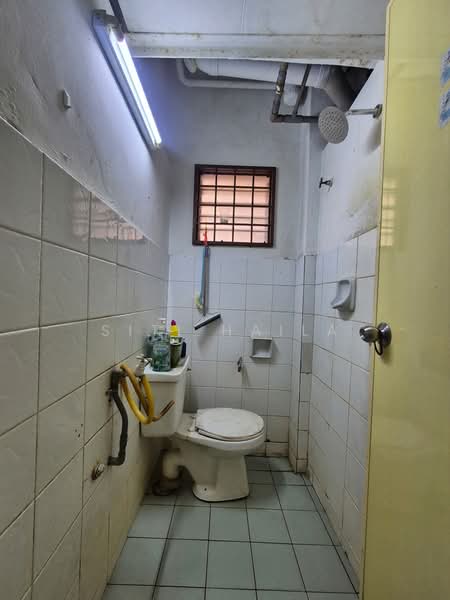Apartment for Sale at Pangsapuri Orkid - Siti Haila - Bathroom - PropertyGuru.com.my