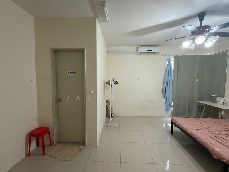 Condominium for Rent at Platinum Lake PV 15 - Jason Ong - Bedroom - PropertyGuru.com.my