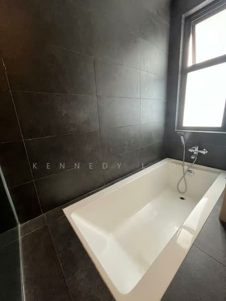 Rumah Flat untuk Disewa di Setia Sky 88 - Kennedy Looi - Bathroom - PropertyGuru.com.my