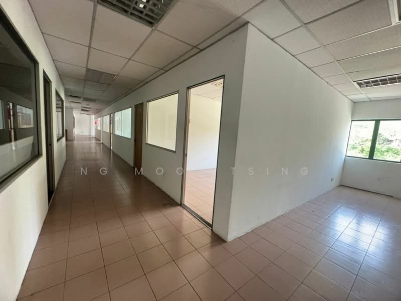 Factory for Rent in Taman Bukit Rawang Jaya (Rawang) - Ng Moon Tsing - Corridor - PropertyGuru.com.my