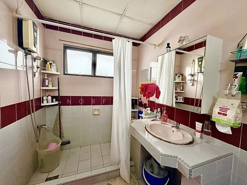 Kondominium untuk Dijual di Sri Alam Condominium - NORFADILAH ZAINUDDIN - Bathroom - PropertyGuru.com.my