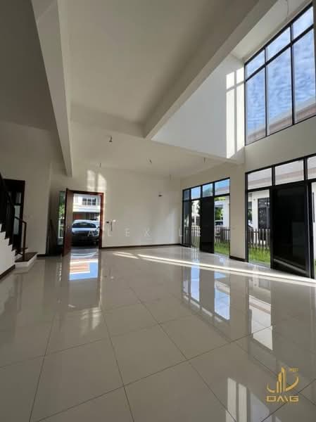 Semi-Detached House for Sale in Telok Panglima Garang (Selangor) - Alex Lee - Living Room - PropertyGuru.com.my