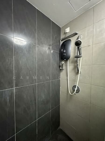 Servis Apartment untuk Disewa di Avenue D'Vogue - Carmen Chong - Bathroom - PropertyGuru.com.my