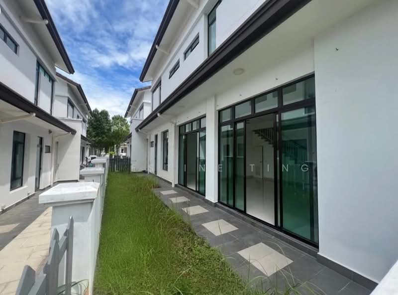 Rumah Berkembar untuk Dijual di Eco Majestic (Semenyih) - Celestine Ting - Exterior - PropertyGuru.com.my