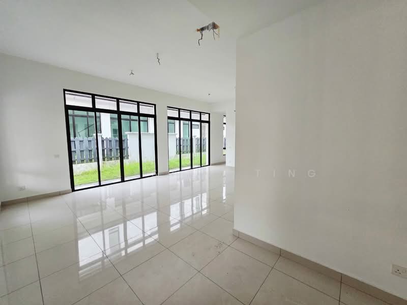 Rumah Berkembar untuk Dijual di Eco Majestic (Semenyih) - Celestine Ting - Living Room - PropertyGuru.com.my