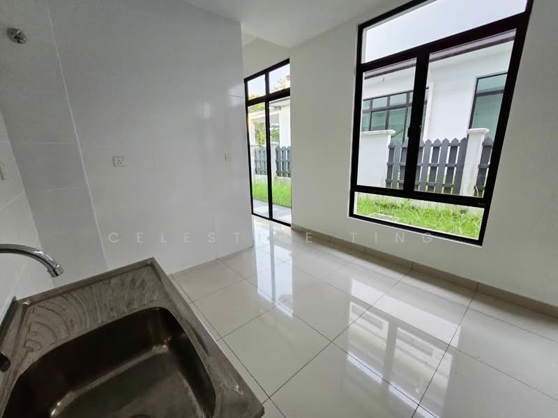 Rumah Berkembar untuk Dijual di Eco Majestic (Semenyih) - Celestine Ting - Kitchen - PropertyGuru.com.my