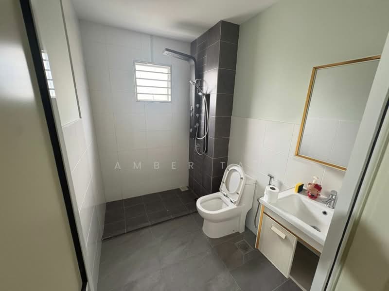 3-storey Terraced House for Sale in Bandar Bukit Puchong (Puchong) - AMBER TAN - Bathroom - PropertyGuru.com.my