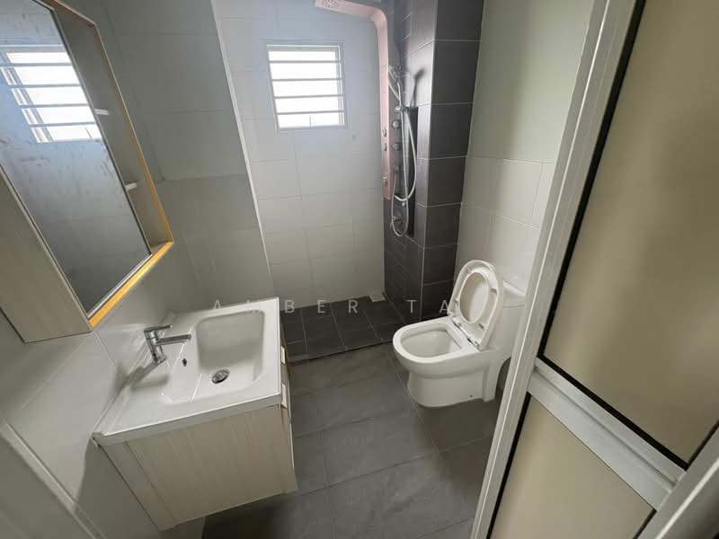 3-storey Terraced House for Sale in Bandar Bukit Puchong (Puchong) - AMBER TAN - Bathroom - PropertyGuru.com.my