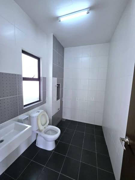 Rumah Berkembar untuk Dijual di Taman Nusa Idaman (Iskandar Puteri (Nusajaya)) - Karl Lim - Bathroom - PropertyGuru.com.my