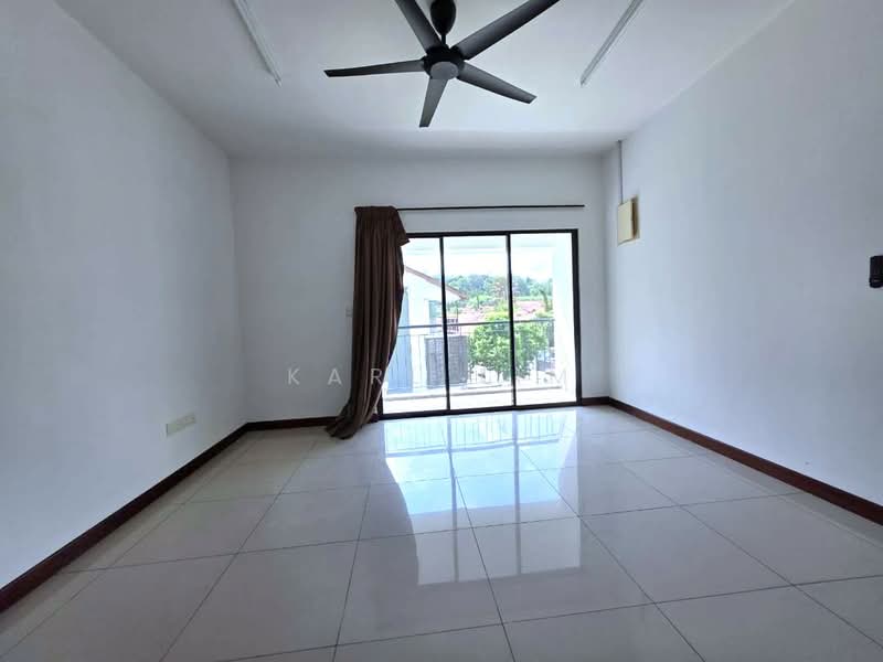 Rumah Berkembar untuk Dijual di Taman Nusa Idaman (Iskandar Puteri (Nusajaya)) - Karl Lim - Living Room - PropertyGuru.com.my