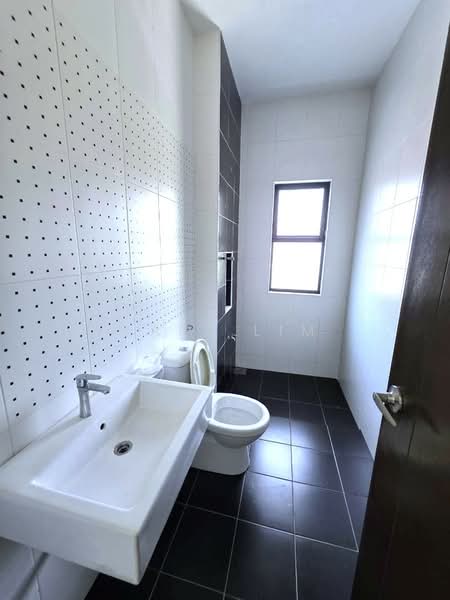 Rumah Berkembar untuk Dijual di Taman Nusa Idaman (Iskandar Puteri (Nusajaya)) - Karl Lim - Bathroom - PropertyGuru.com.my