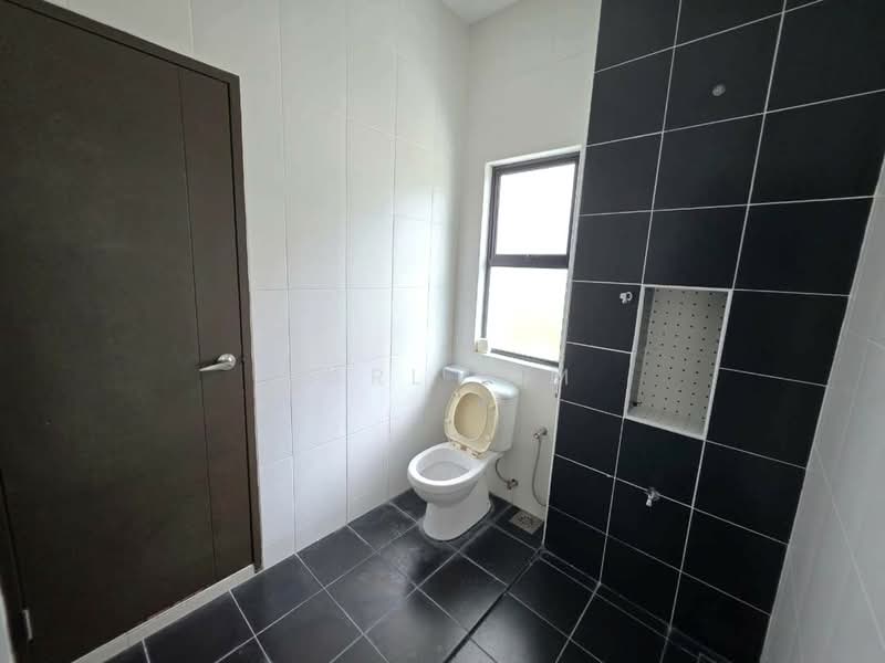Rumah Berkembar untuk Dijual di Taman Nusa Idaman (Iskandar Puteri (Nusajaya)) - Karl Lim - Bathroom - PropertyGuru.com.my