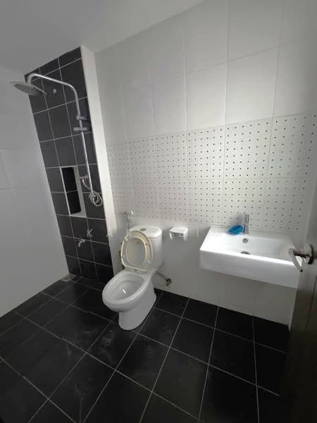Rumah Berkembar untuk Dijual di Taman Nusa Idaman (Iskandar Puteri (Nusajaya)) - Karl Lim - Bathroom - PropertyGuru.com.my