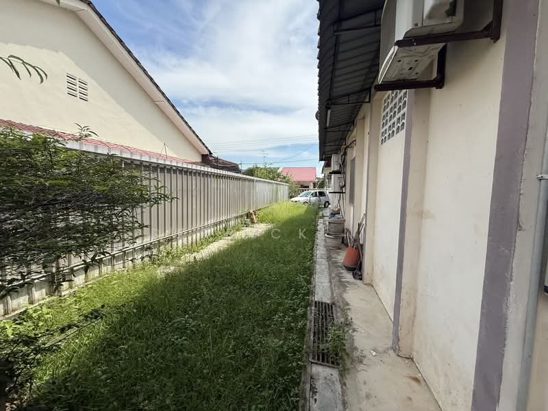 Semi-Detached House for Sale in Jalan Parit Masjid (Pontian) - Derrick Ng - Exterior - PropertyGuru.com.my