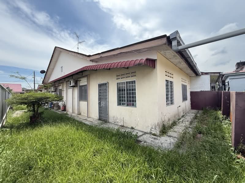 Semi-Detached House for Sale in Jalan Parit Masjid (Pontian) - Derrick Ng - Exterior - PropertyGuru.com.my