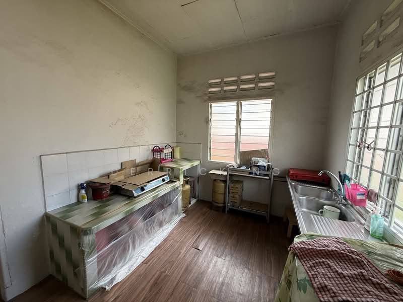 Semi-Detached House for Sale in Jalan Parit Masjid (Pontian) - Derrick Ng - Kitchen - PropertyGuru.com.my