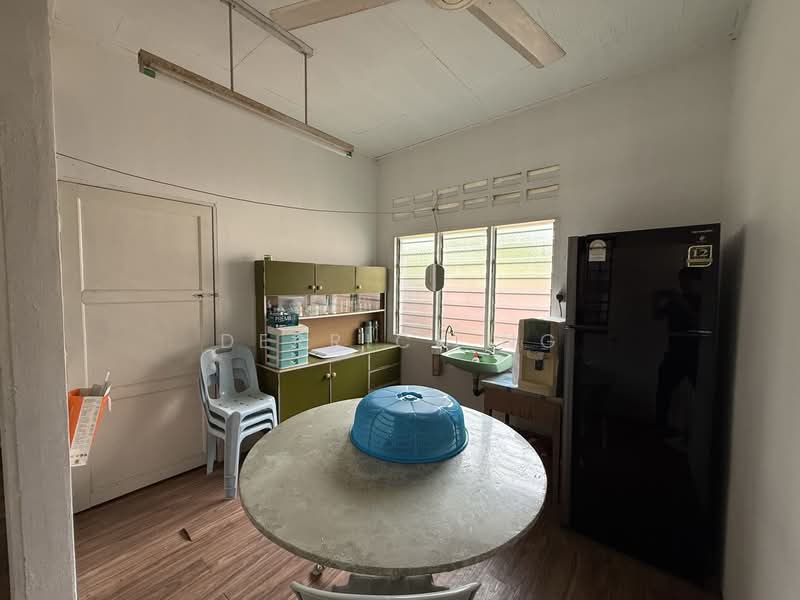 Semi-Detached House for Sale in Jalan Parit Masjid (Pontian) - Derrick Ng - Kitchen - PropertyGuru.com.my