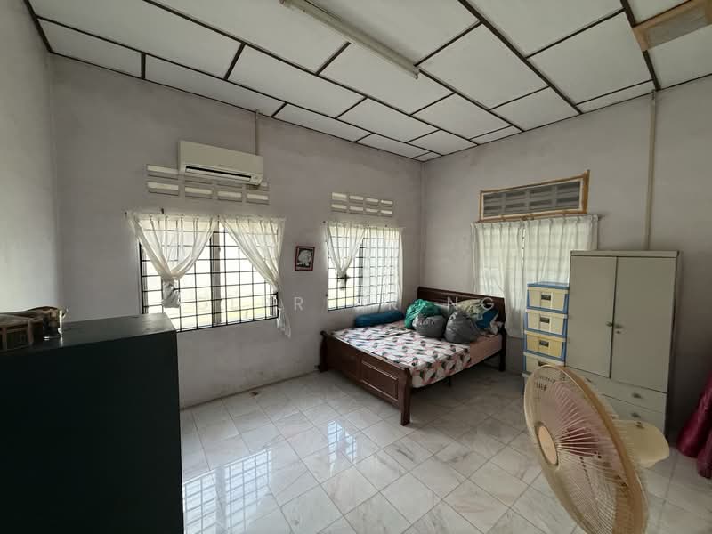 Semi-Detached House for Sale in Jalan Parit Masjid (Pontian) - Derrick Ng - Bedroom - PropertyGuru.com.my