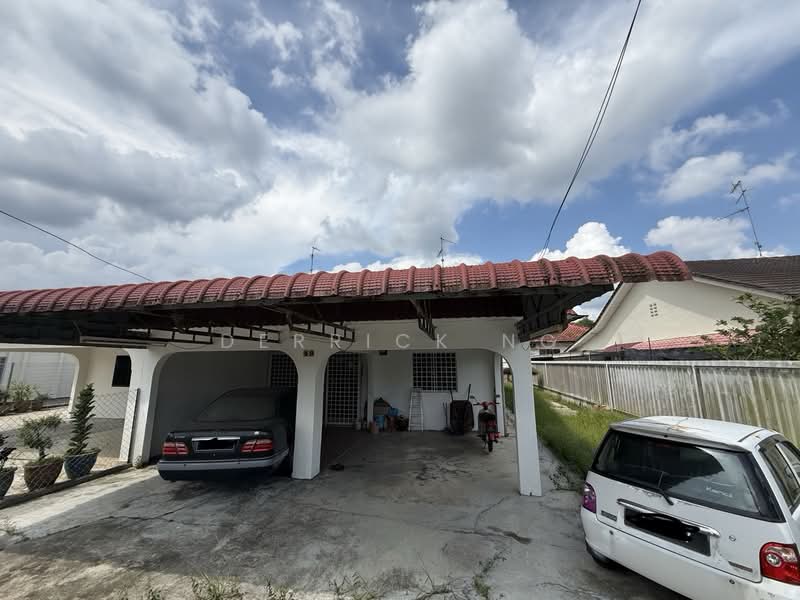 Semi-Detached House for Sale in Jalan Parit Masjid (Pontian) - Derrick Ng - Exterior - PropertyGuru.com.my