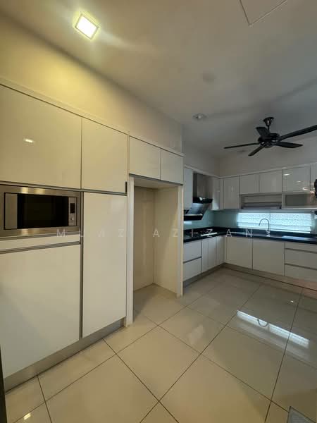 Rumah Teres 2-Tingkat untuk Dijual di Teluk Kumbar (Bayan Lepas) - Muaz Azizan - Kitchen - PropertyGuru.com.my