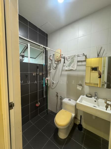 Rumah Teres 2-Tingkat untuk Dijual di Teluk Kumbar (Bayan Lepas) - Muaz Azizan - Bathroom - PropertyGuru.com.my