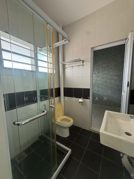 Rumah Teres 2-Tingkat untuk Dijual di Teluk Kumbar (Bayan Lepas) - Muaz Azizan - Bathroom - PropertyGuru.com.my