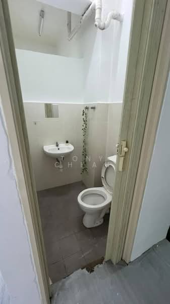 Pangsapuri untuk Dijual di Shineville Garden - Tony Cheah - Bathroom - PropertyGuru.com.my