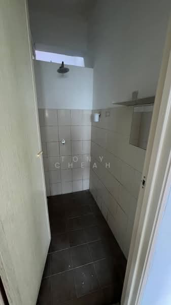 Pangsapuri untuk Dijual di Shineville Garden - Tony Cheah - Bathroom - PropertyGuru.com.my