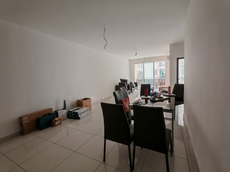 Servis Apartment untuk Disewa di KSL Residence @ Daya - Edwin Lim - Living Room - PropertyGuru.com.my
