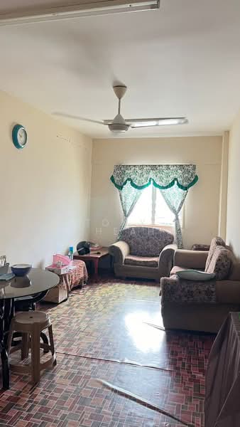 Pangsapuri untuk Dijual di Idaman Seroja - Tony Cheah - Living Room - PropertyGuru.com.my