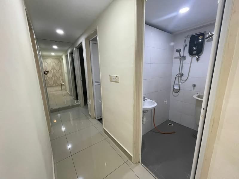 Pangsapuri untuk Dijual di Idaman Seroja - Tony Cheah - Corridor - PropertyGuru.com.my